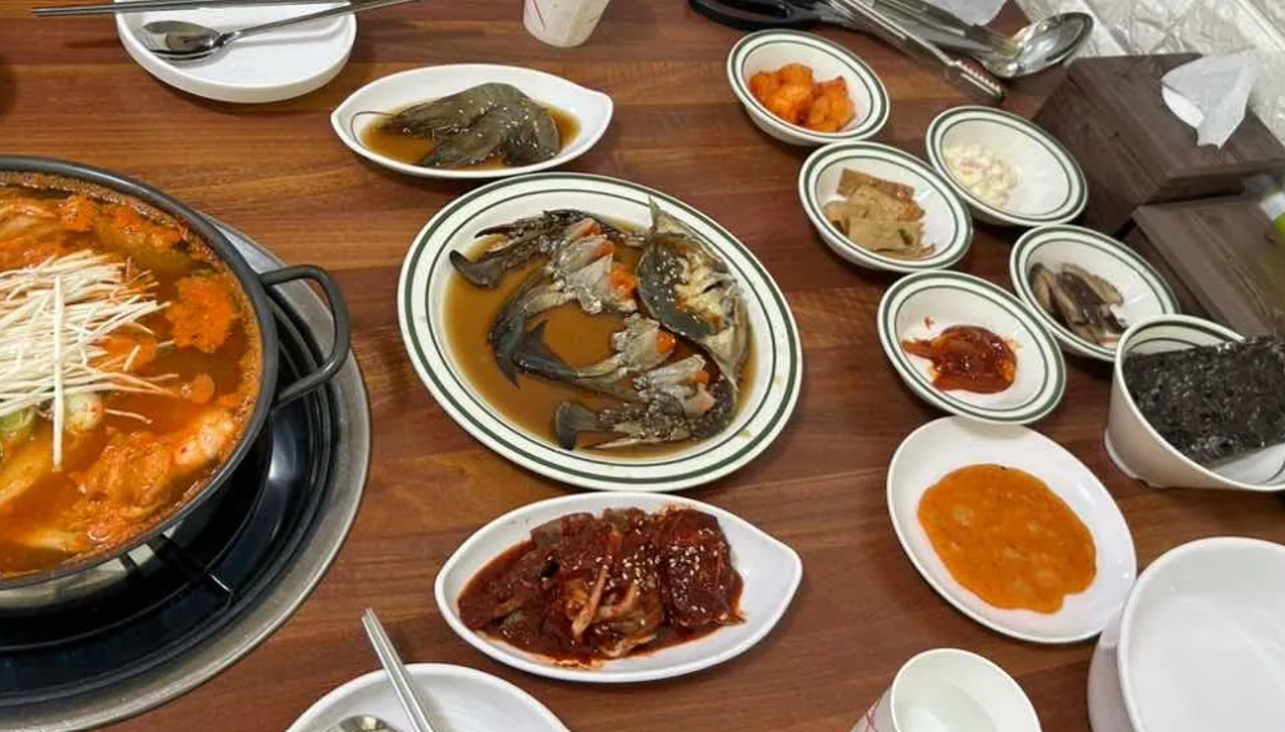 간장게장과 양념게장 한 상