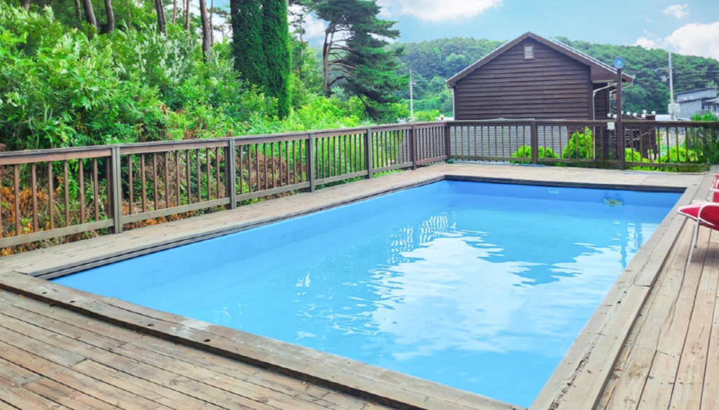 펜션 야외 수영장