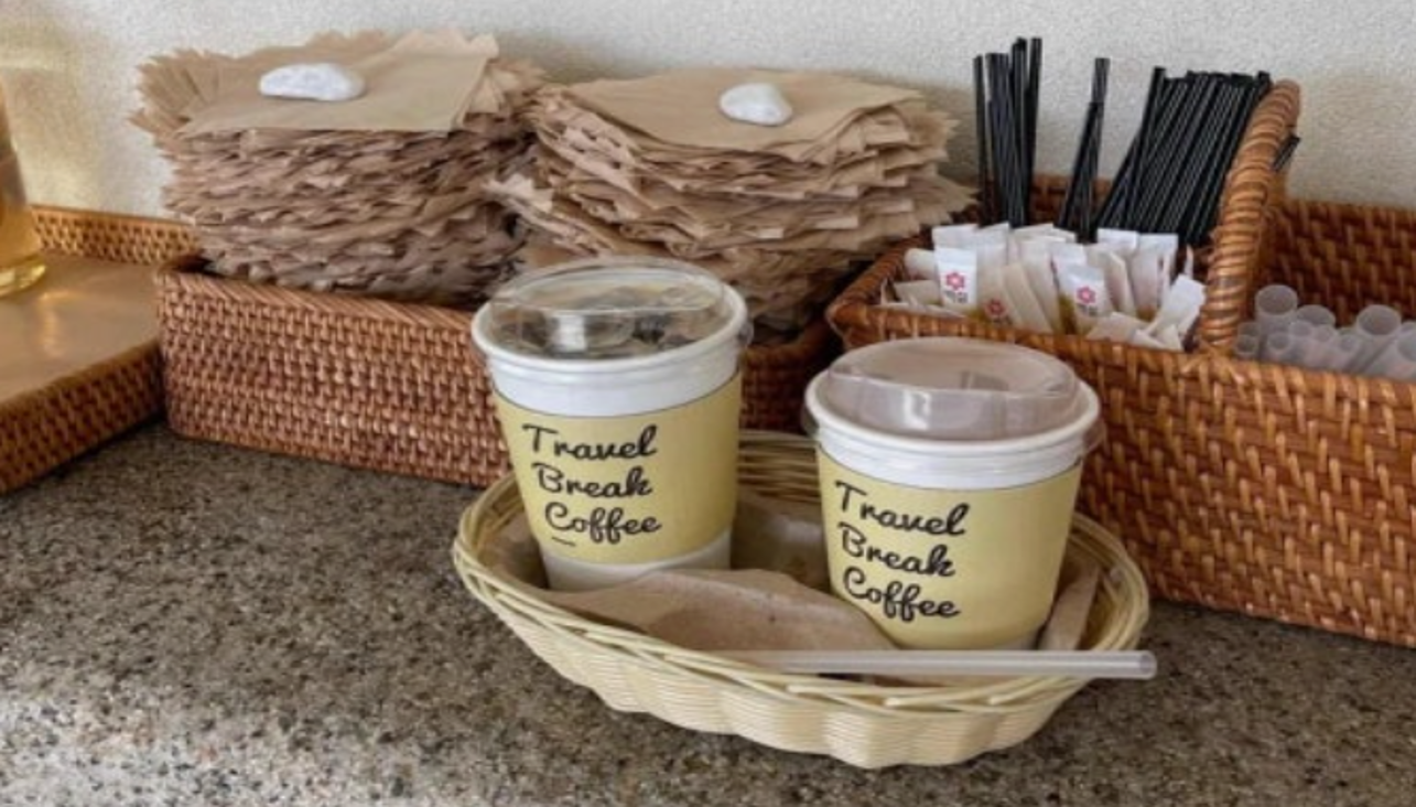 바다뷰 카페 커피와 디저트